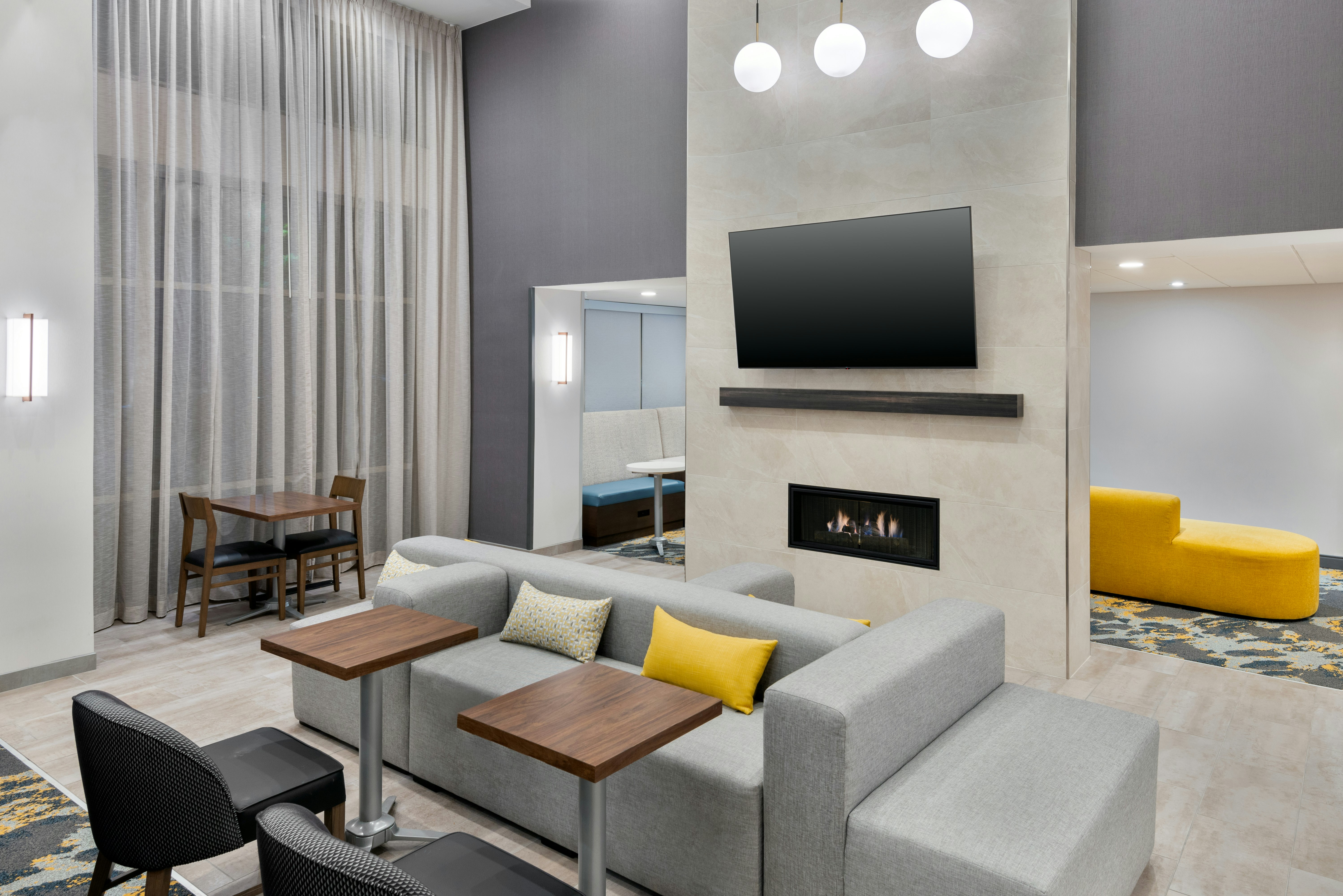 Hampton Inn & Suites Cleveland Beachwood 10/19