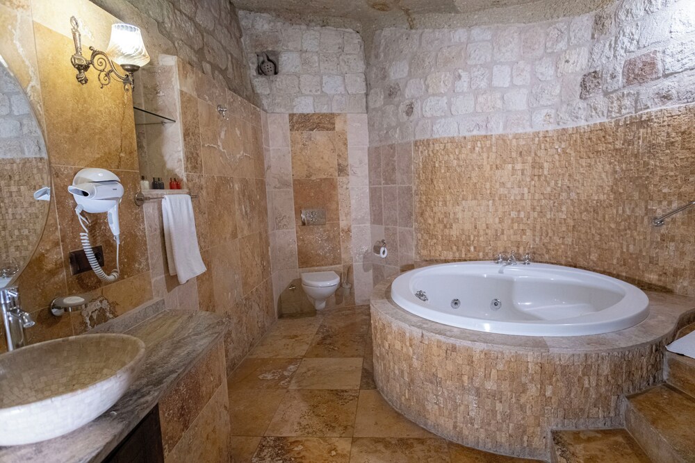 Kemerhan Hotel & Cave Suites 48/50