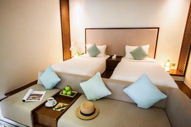 Deluxe, King Bed