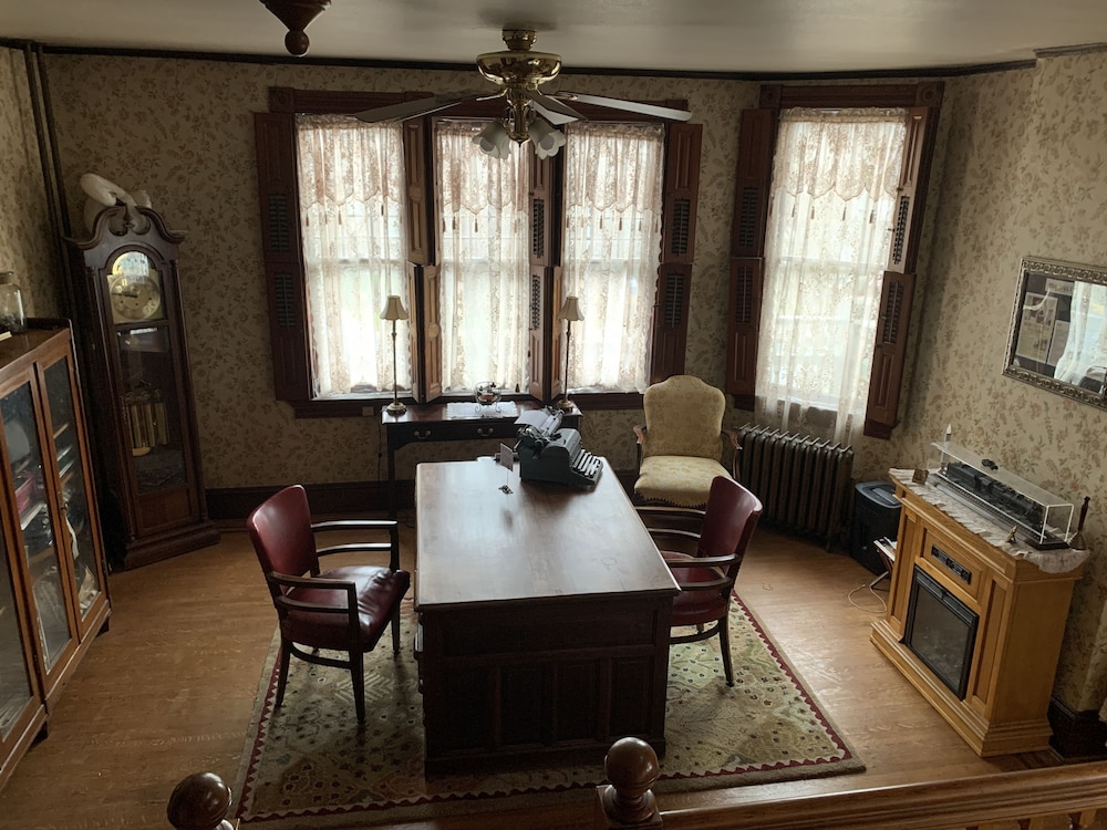 Gillis Grier Bed and Breakfast 37/50