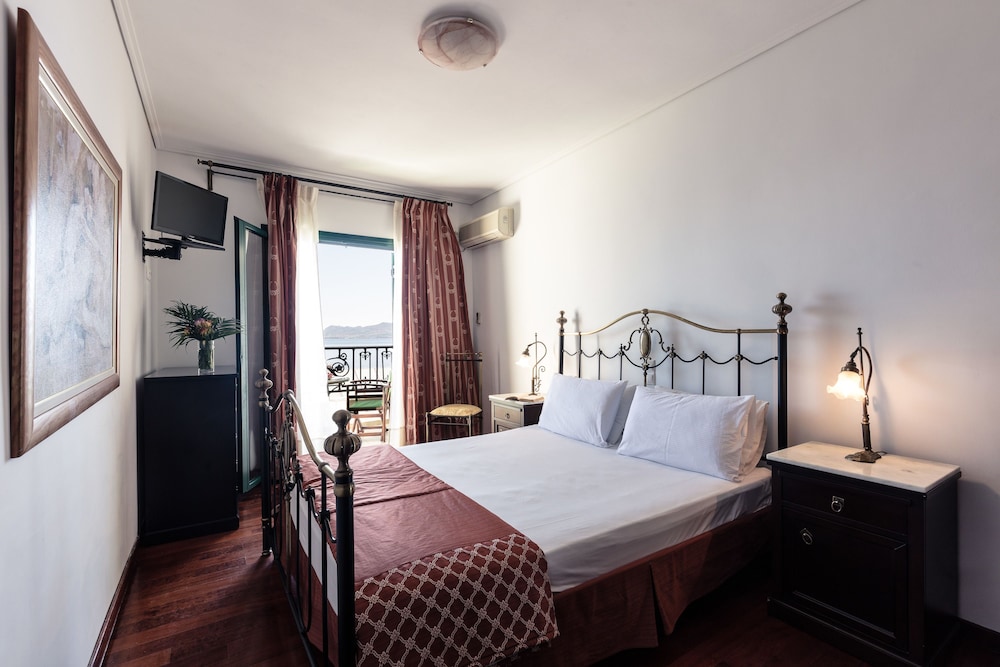 Dionysos Hotel Agistri 17/50