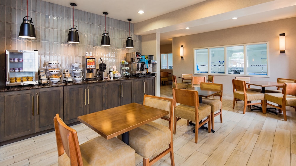 Best Western Holiday Hills 36/45