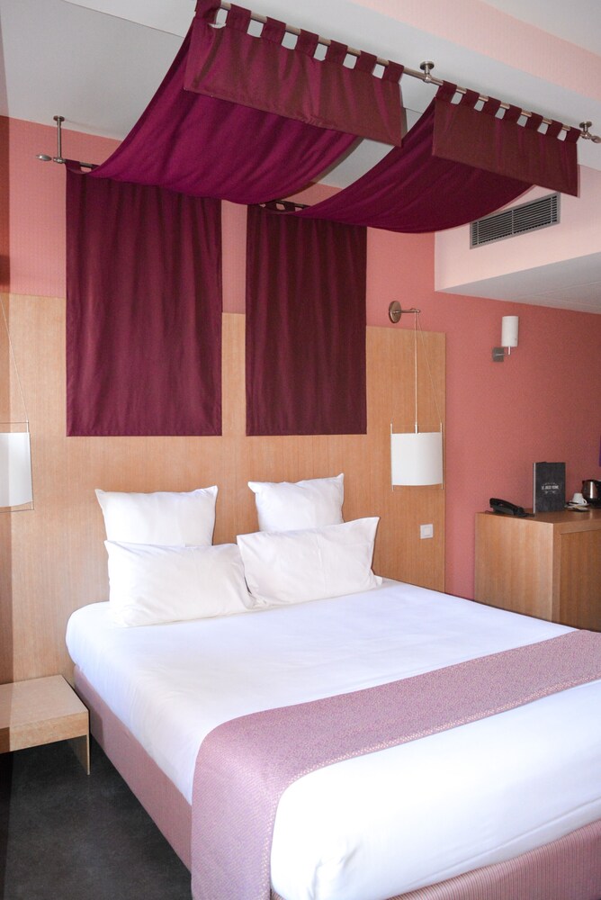Hotel the Originals Le Jules Verne 14/70