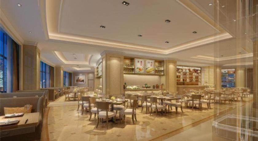 Vienna International Hotel (Chengdu Global Center New Convention & Exhibition) 35/47