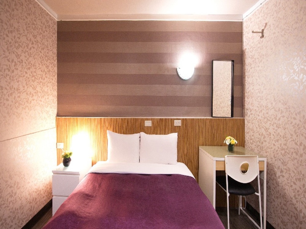 XIMEN HOTEL 32/70