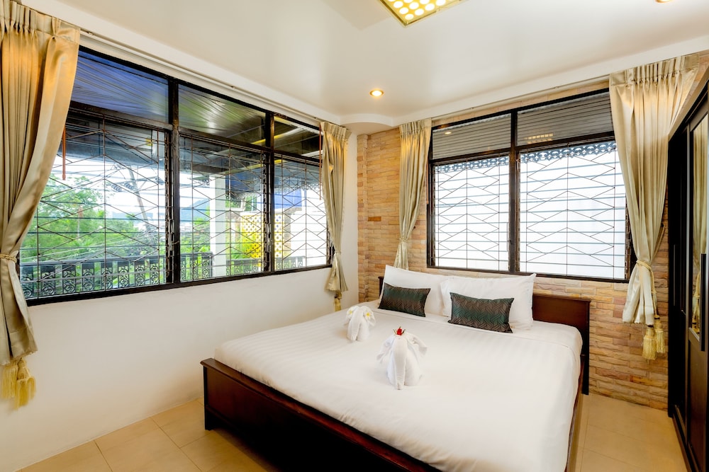 Club Bamboo Boutique Patong Beach Resort 66/85
