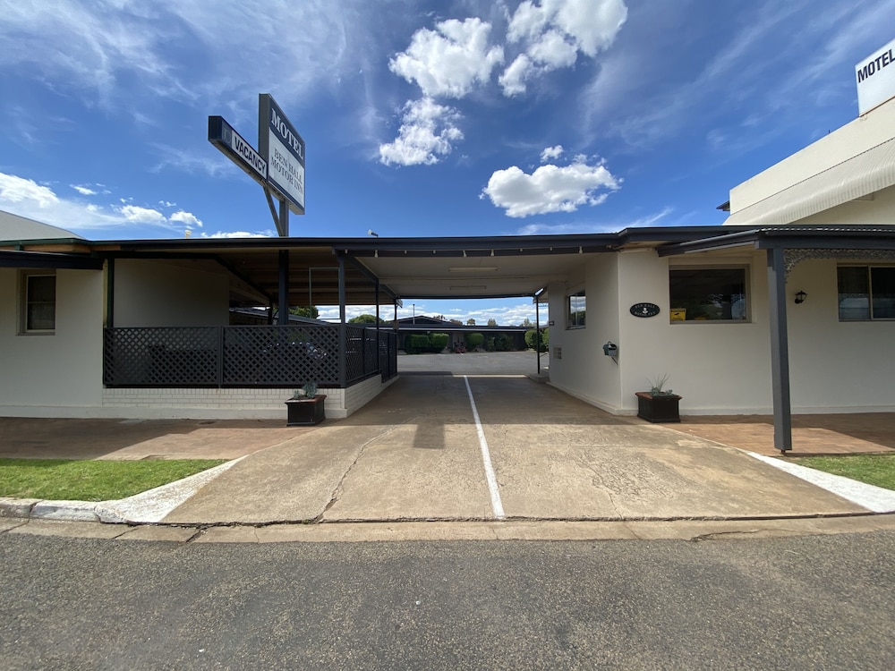 Ben Hall Motor Inn 28/37