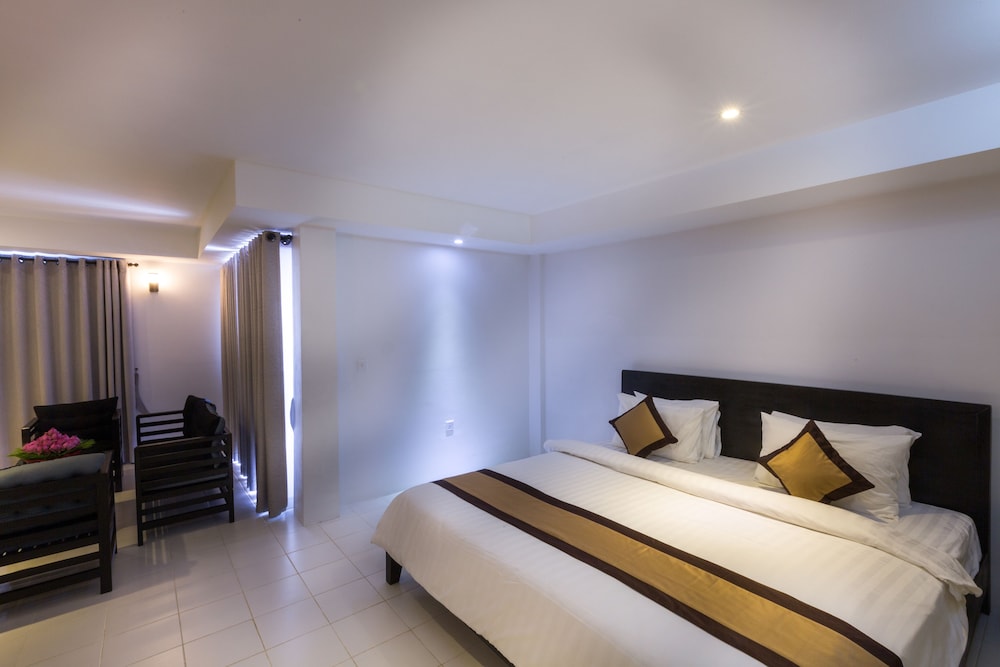 Mary Beach Hotel and Resort 8/50