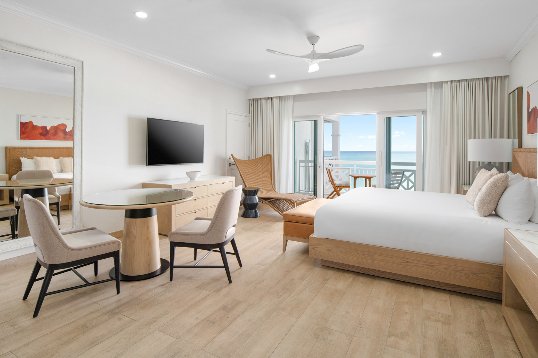 Deluxe, Studio, King Bed, Ocean Front