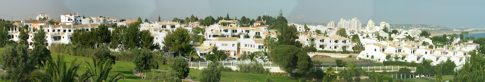 Turiquintas Holiday Village 48/57