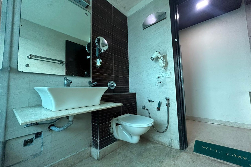 Metropolis Guest House 46/50