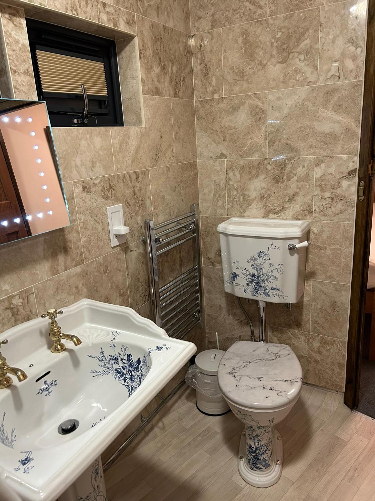 Oakwood Bed and Breakfast Heathrow 16/25