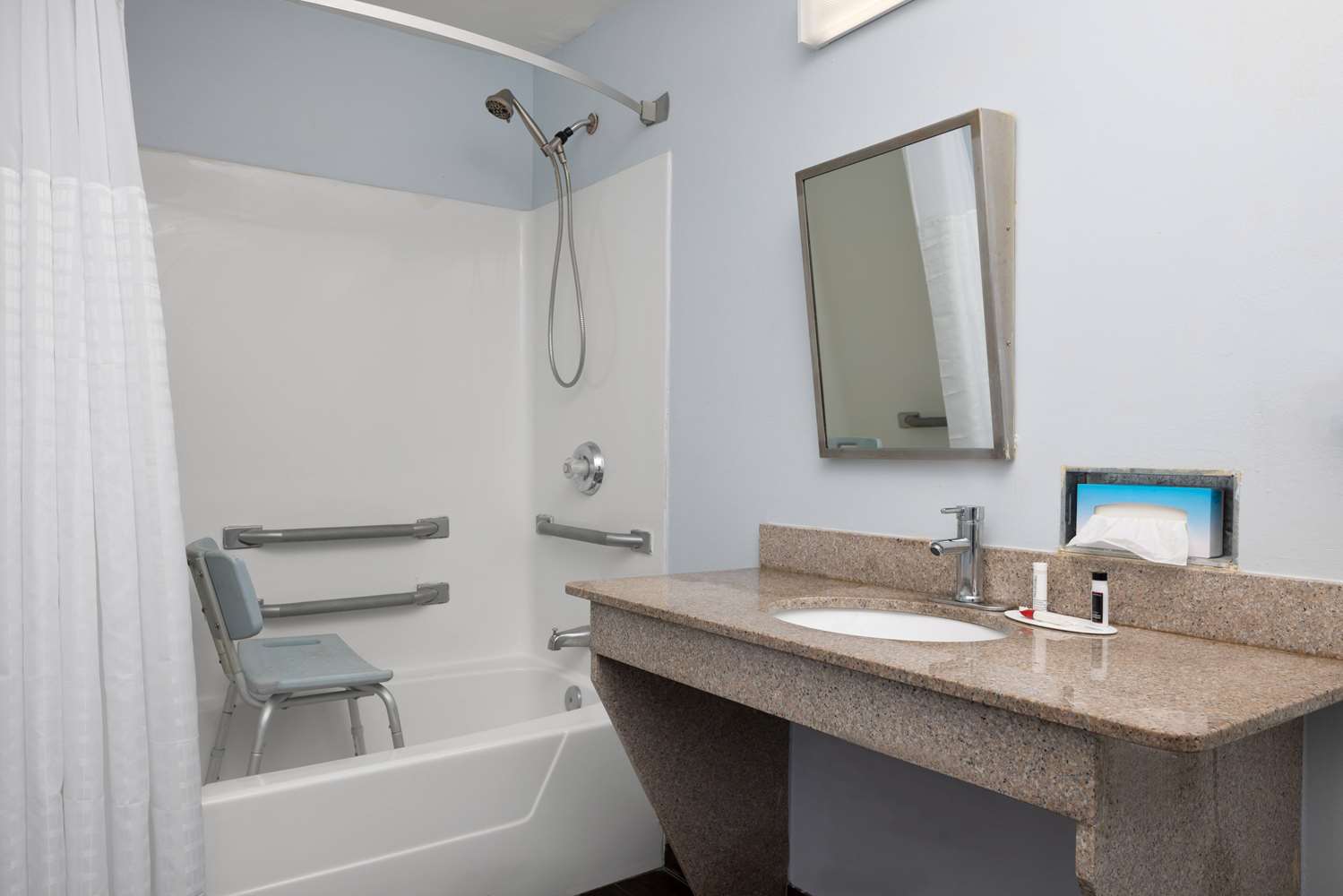 Days Inn by Wyndham Pensacola I-10 33/34