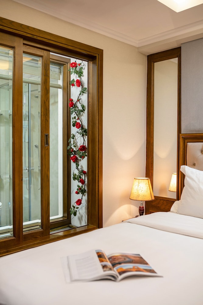 Dal Vostro Hotel and Spa 10/27