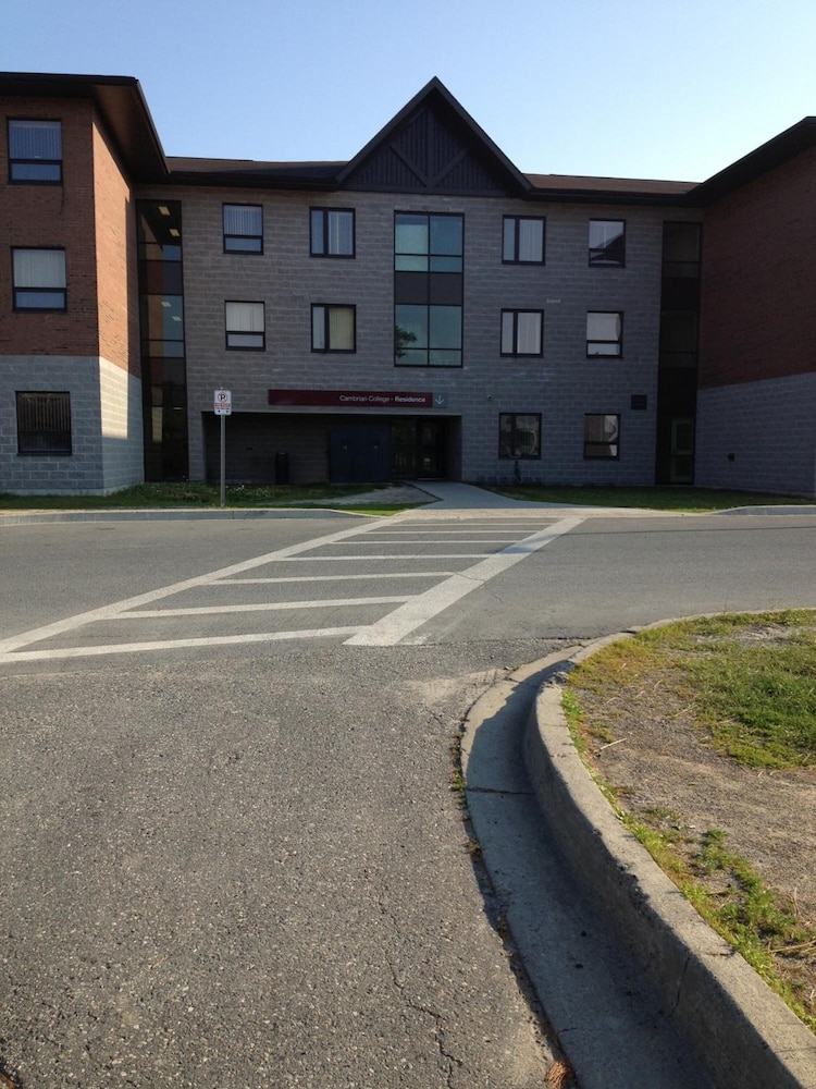 Residence And Conference Centre Sudbury North 25/30