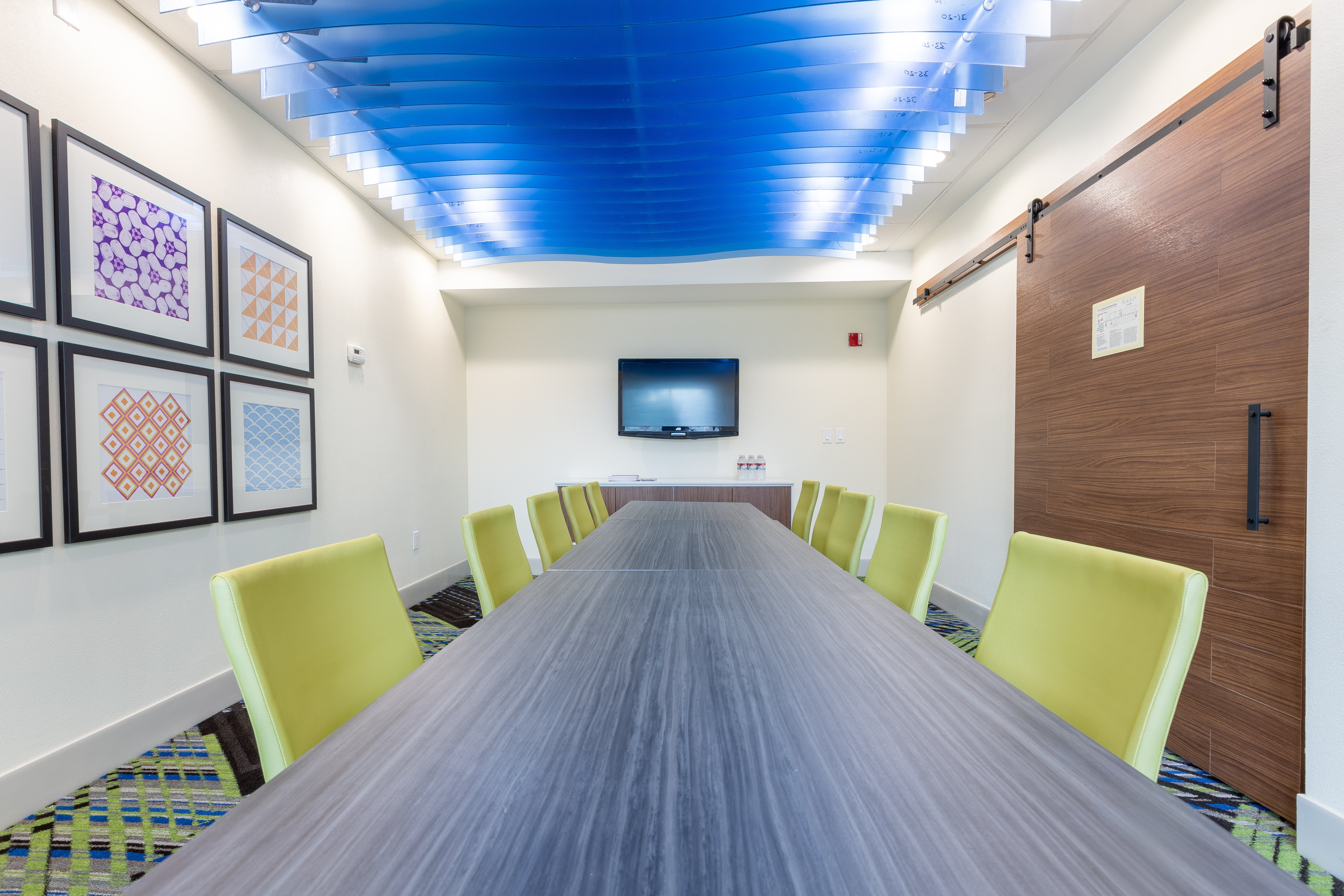 Holiday Inn Express And Suites Arlington North Stadium Area 12/34