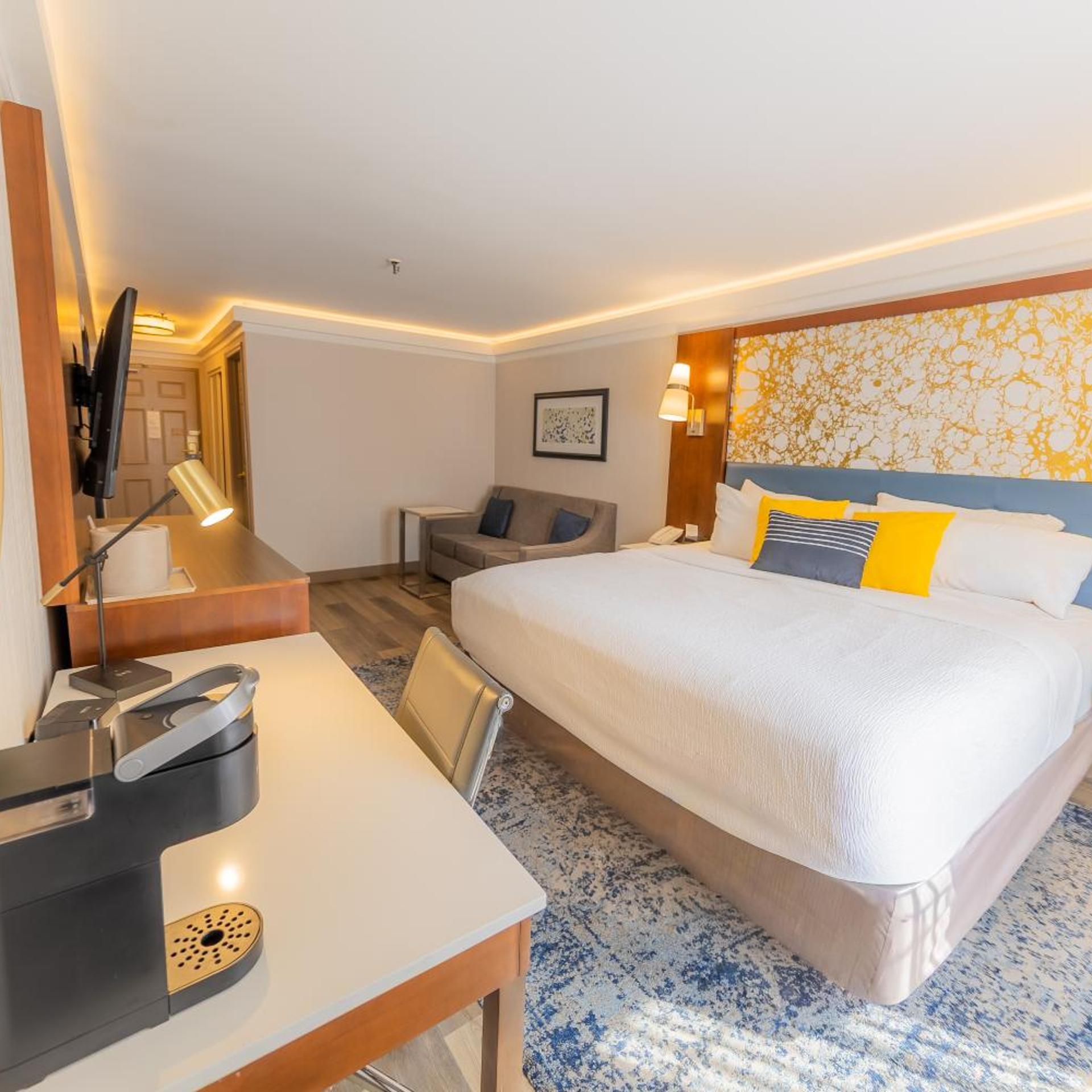 جناح بسرير كينج مع أريكة، The Westfield Inn, BW Signature Collection 3/9