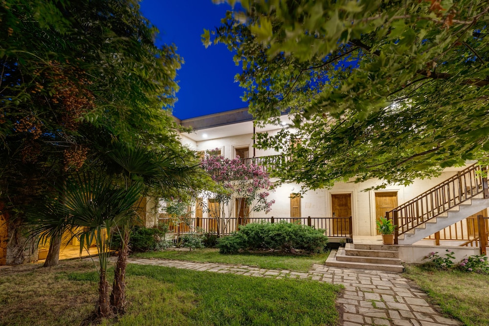 Cinarli Kasri Hotel 41/45