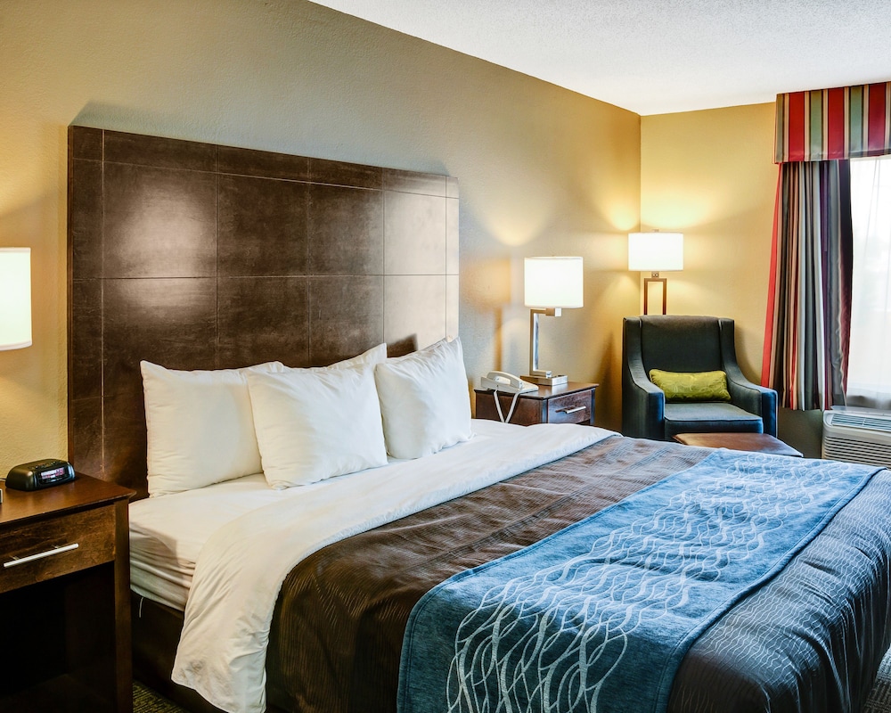 Comfort Inn & Suites Bryant - Benton 12/28