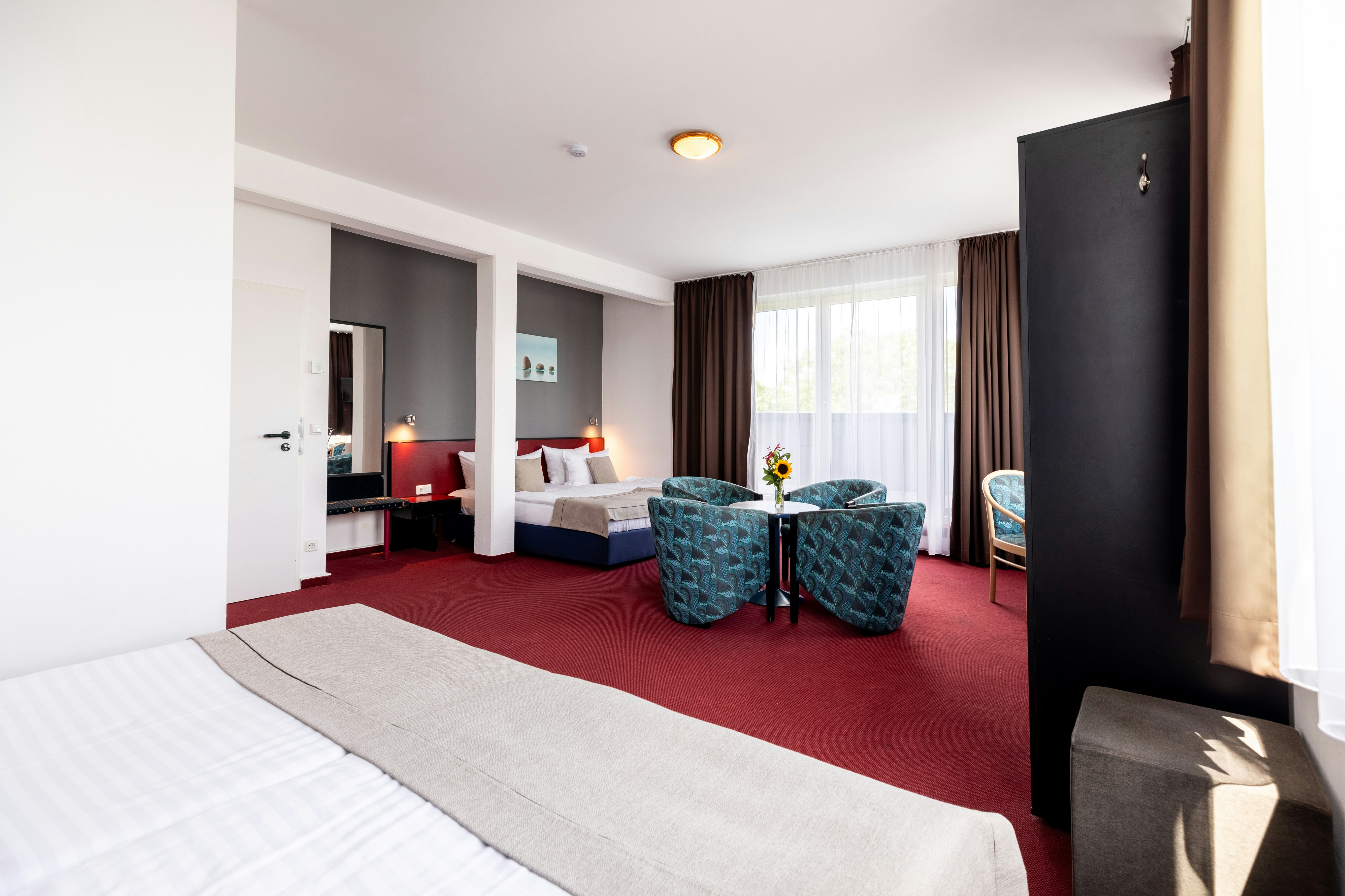 غرفة عائلية بأربعة أسرّة بحمام خاص، Hotel Aviva Neue Messe 3/5