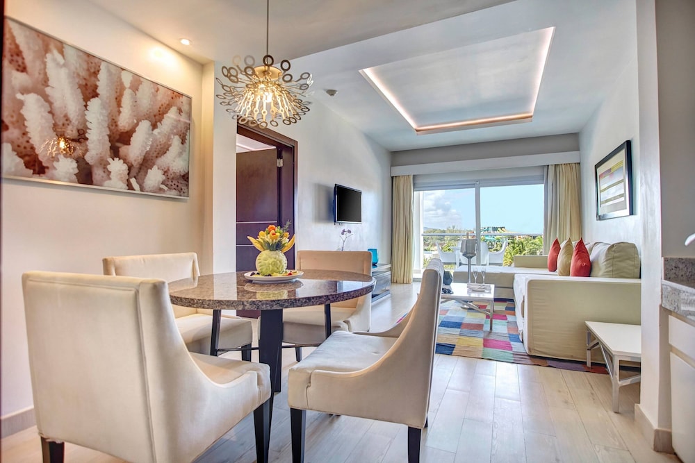 Resort Hideaway at Royalton Blue Waters, An Autograph Collection all Inclusive Resort Adults Only 25/31