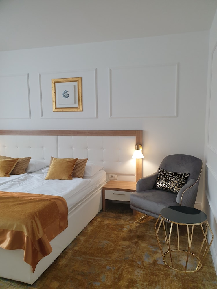 Hotel Corner 19/58