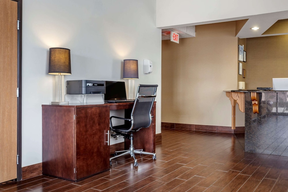 Sleep Inn & Suites Hays I-70 51/59
