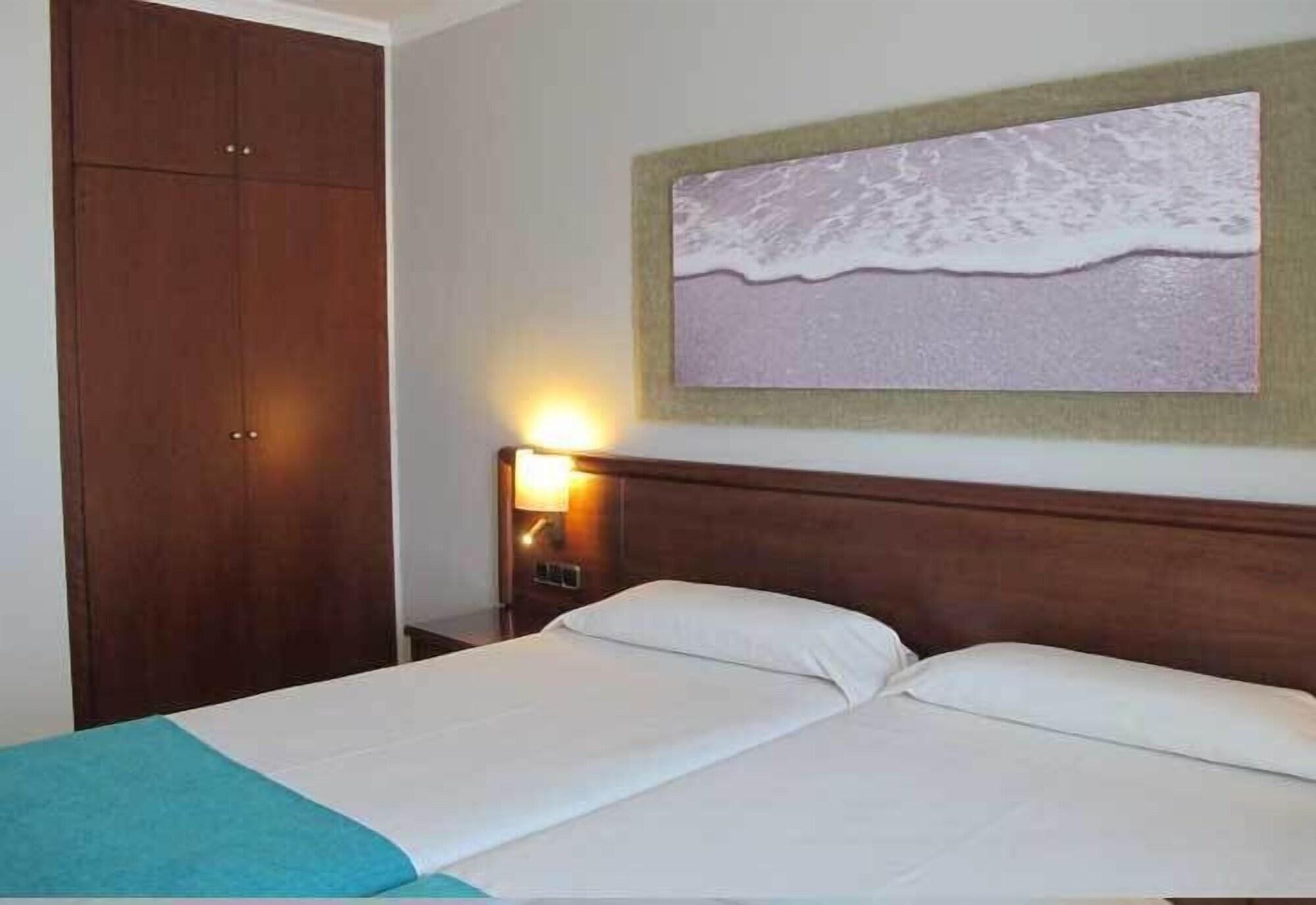 غرفة بسرير مزدوج بإطلالة على البحر، Hotel Miramar 2/7