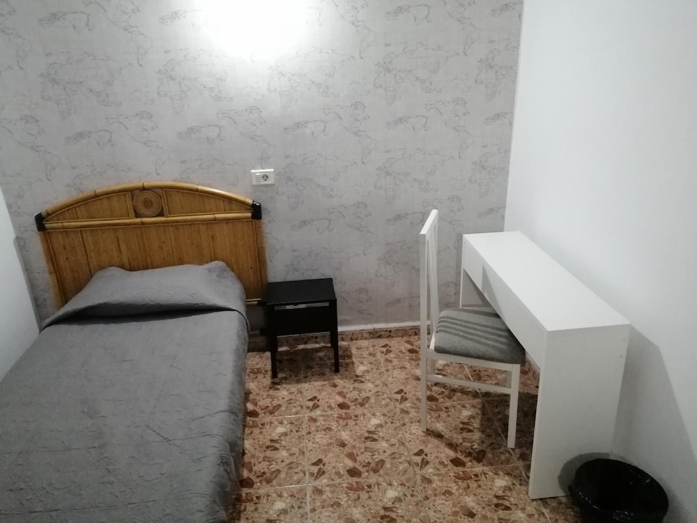 Hostal Alcaravaneras 23/43