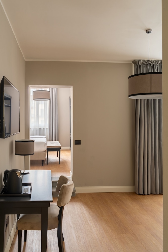 Flom Boutique Hotel 20/50