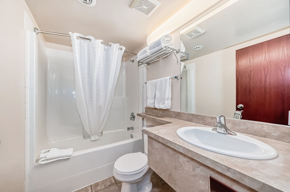 Grande Cache Inn and Suites 43/46