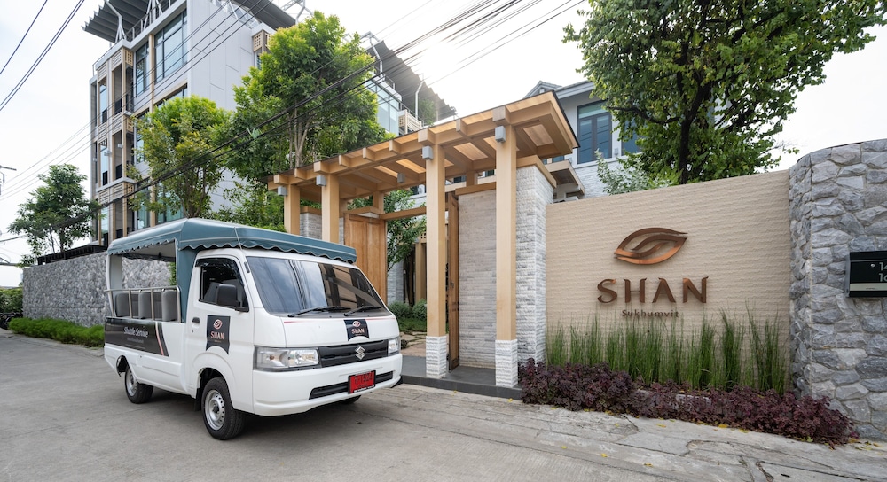SHAN Villas Sukhumvit 61/70