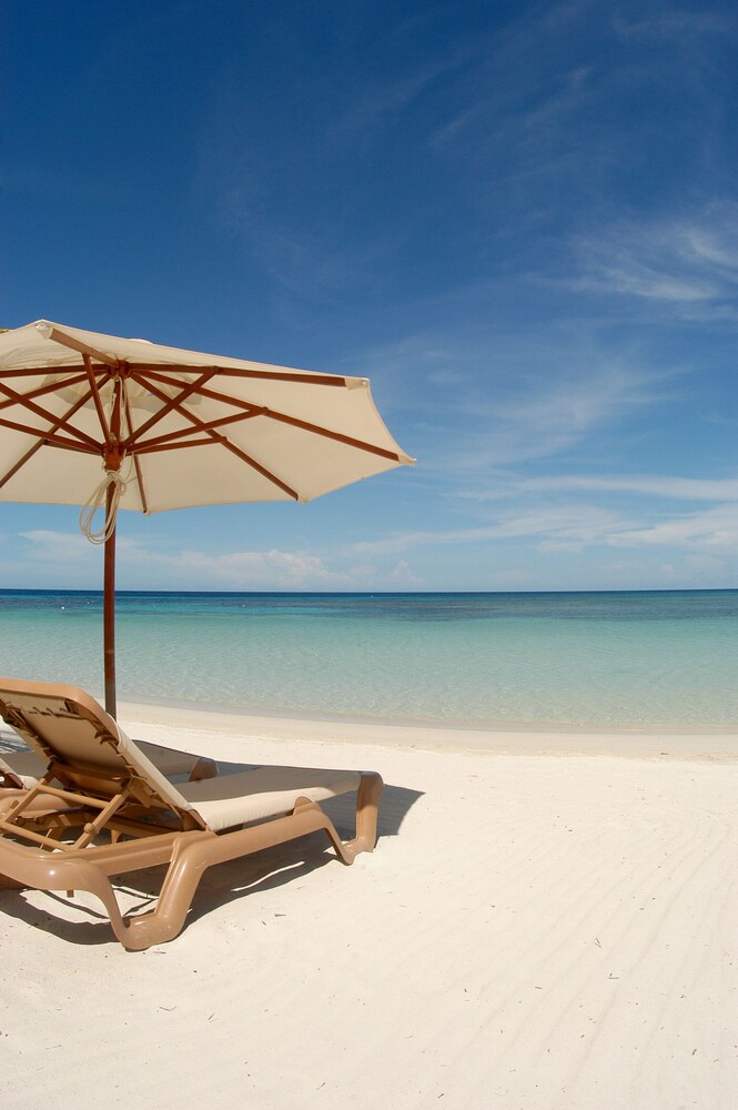 Infinity Bay Beach Resort 61/72
