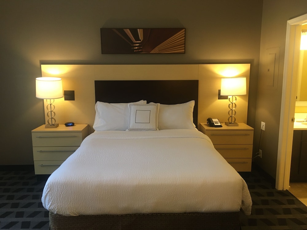 Towneplace Suites By Marriott Pensacola 12/52