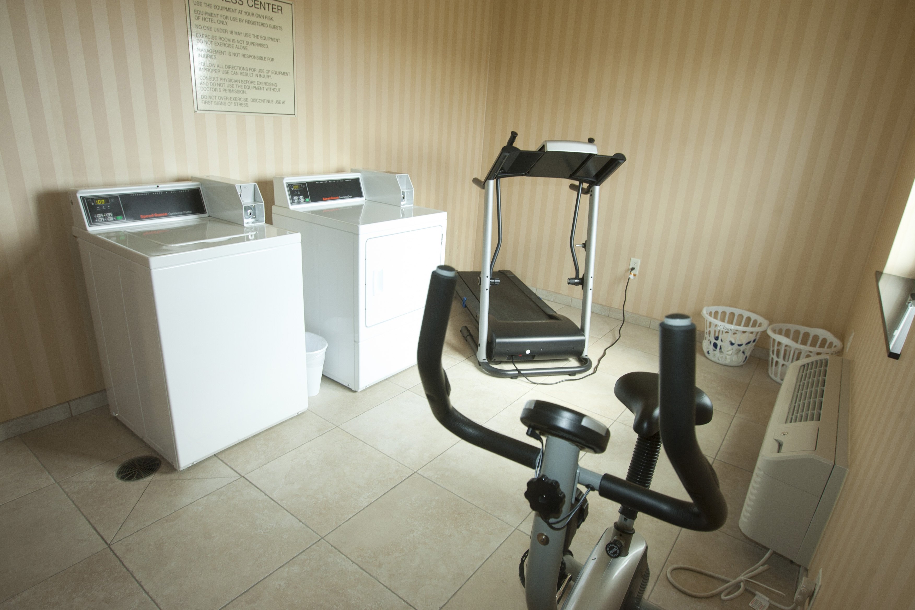Cobblestone Inn and Suites Langdon 17/24