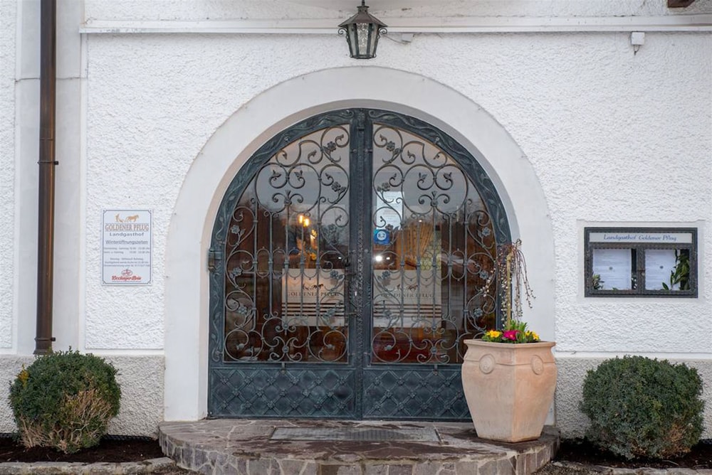 Landgasthof Goldener Pflug 24/54