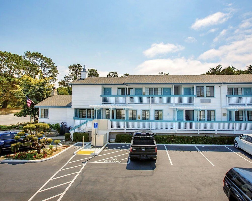 Arbor Inn Monterey 1/33