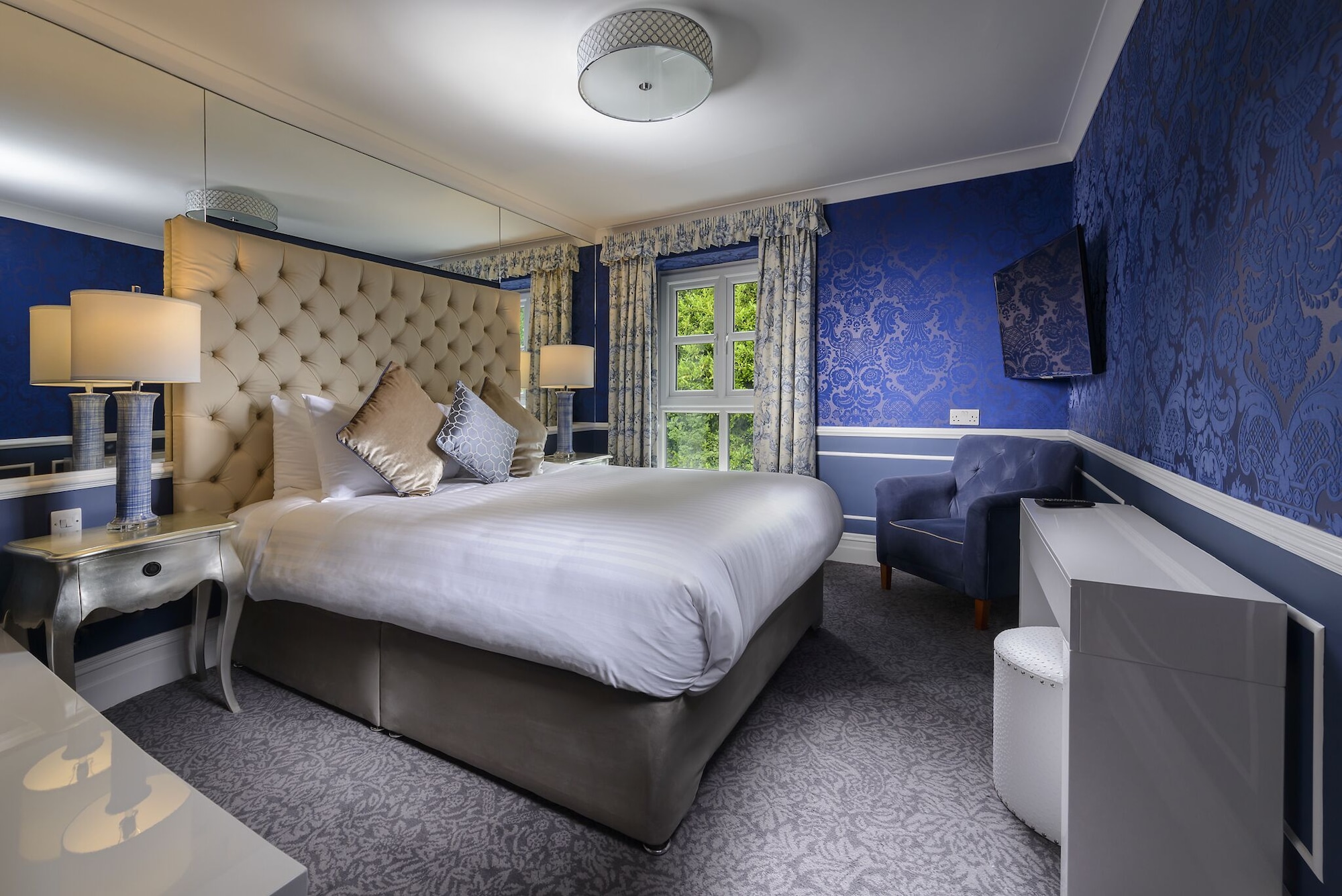 COMFORT, DOUBLE BED