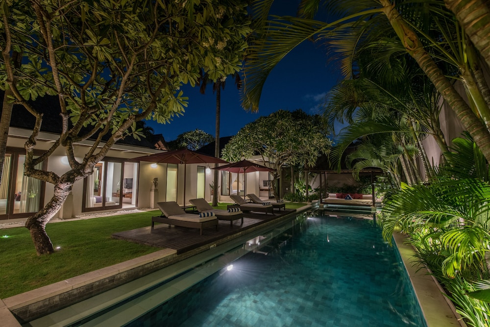 Chandra Bali Villas 43/48