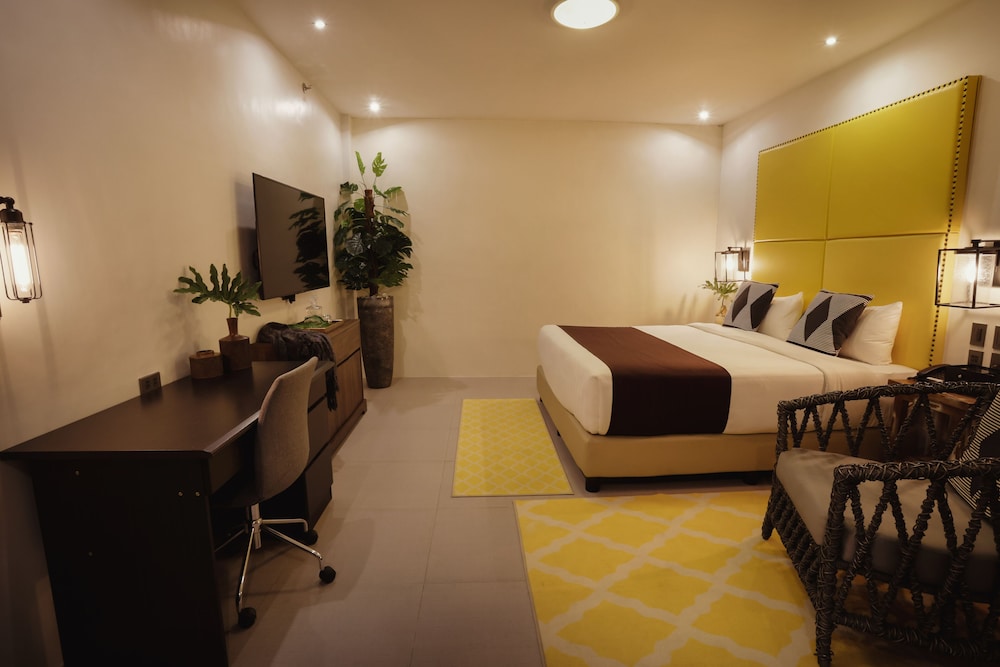 The Bourke Hotel 54/57