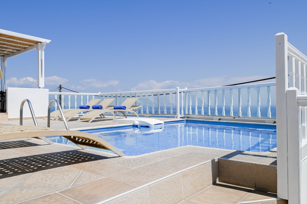 Amerisa Suites 34/85