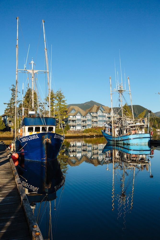 Embarc Ucluelet 36/38