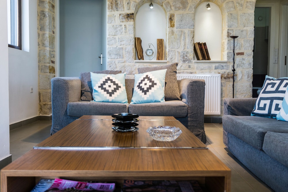 Villa Ikaros 5/50