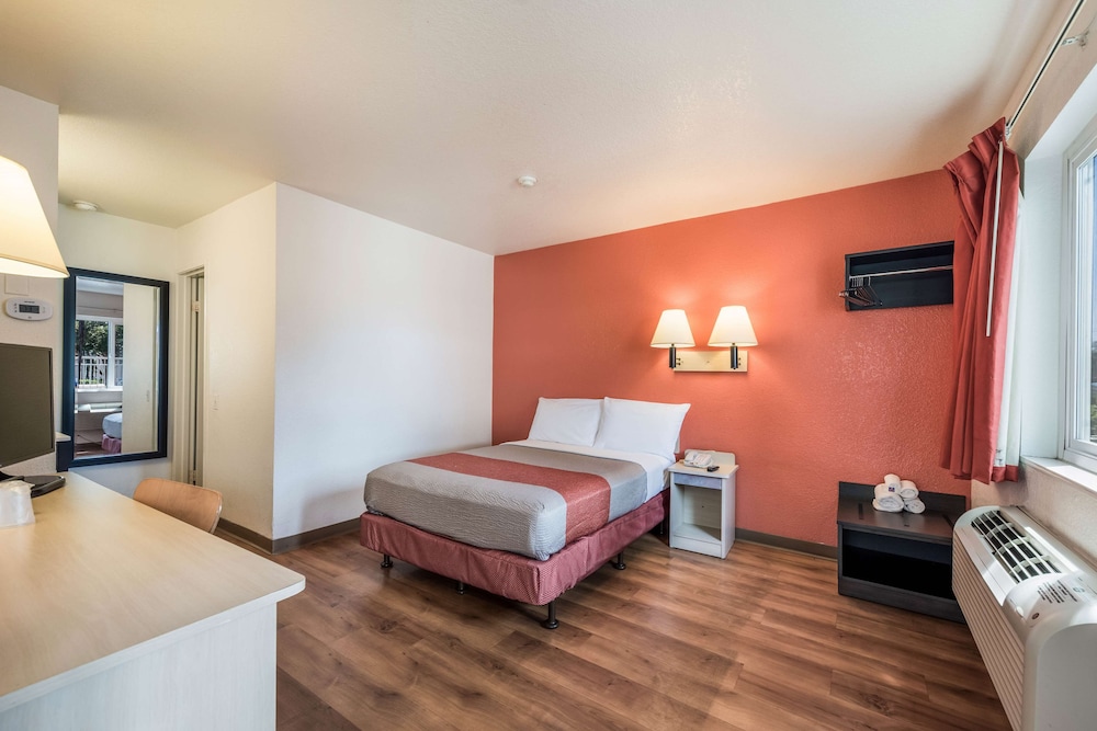 Motel6 Rohnert Park, CA 38/60