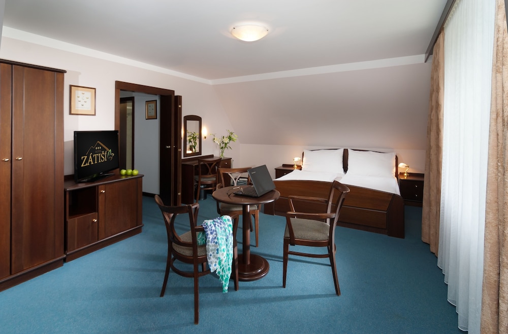 Hotel Zatisi 32/50