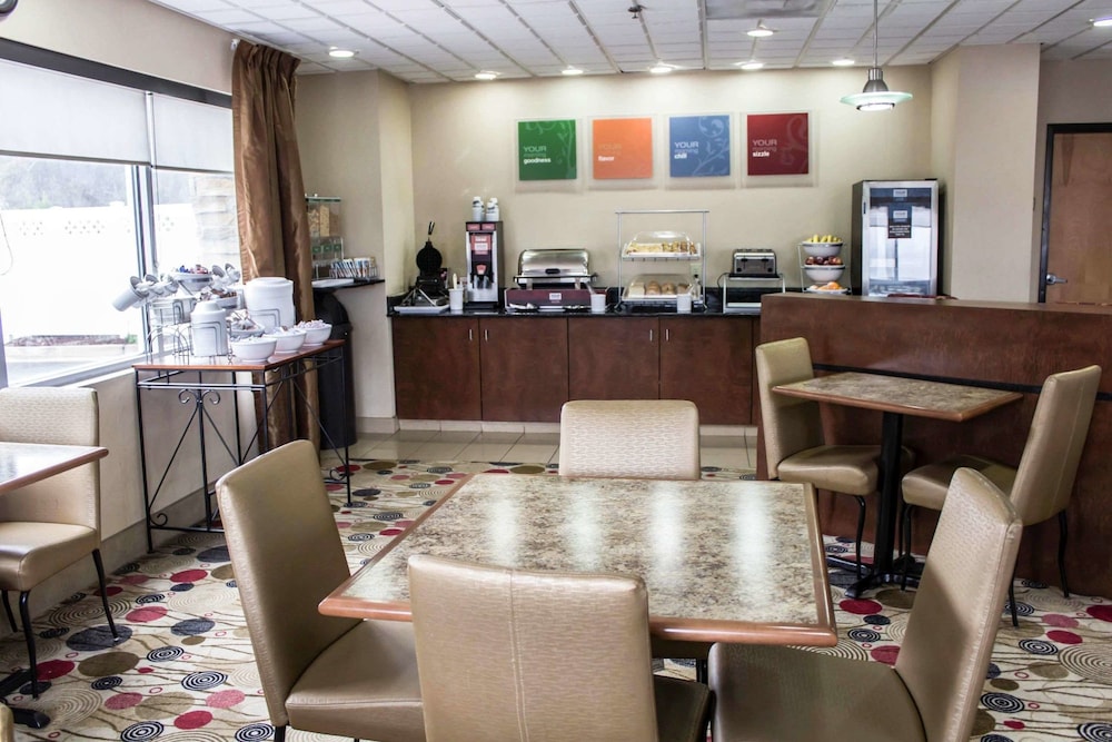Comfort Suites Brunswick GA 36/44