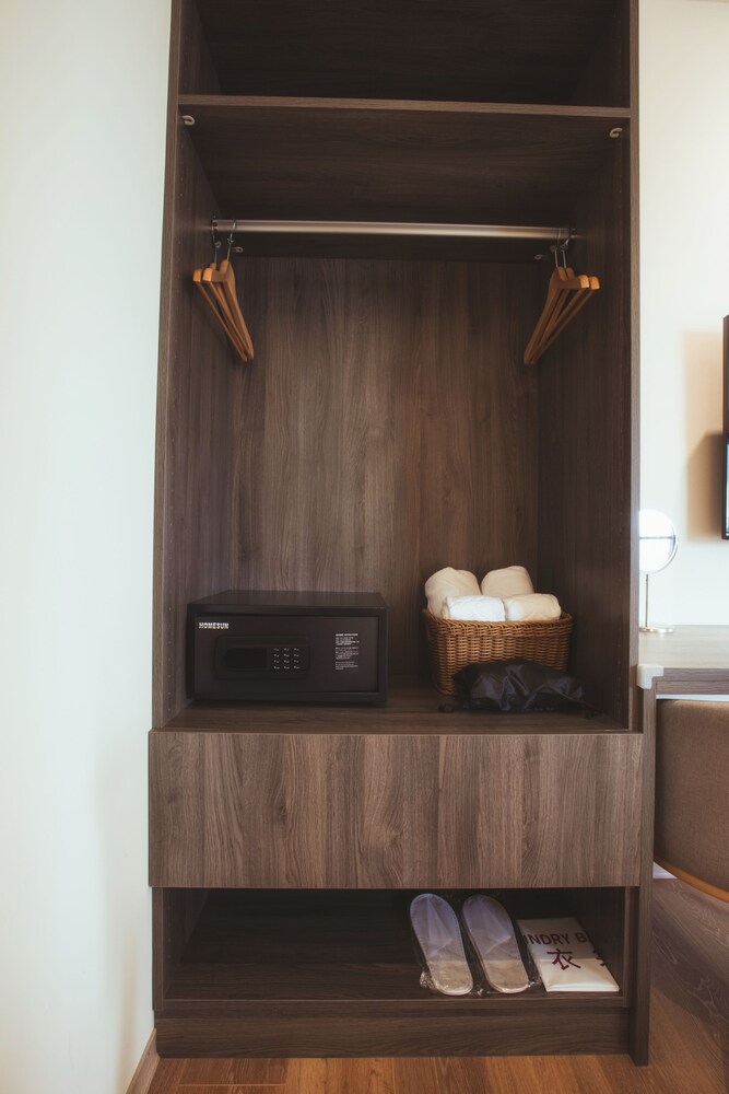 Fangliao Hotel 35/65