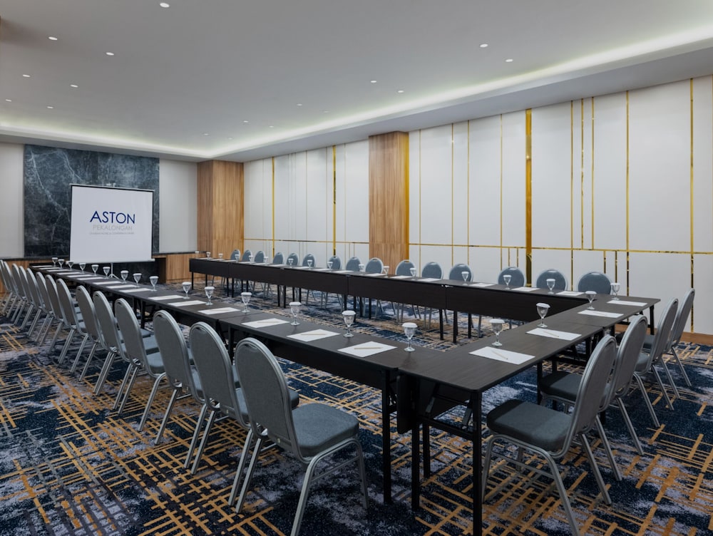 Aston Pekalongan Syariah Hotel and Conference Center 18/24