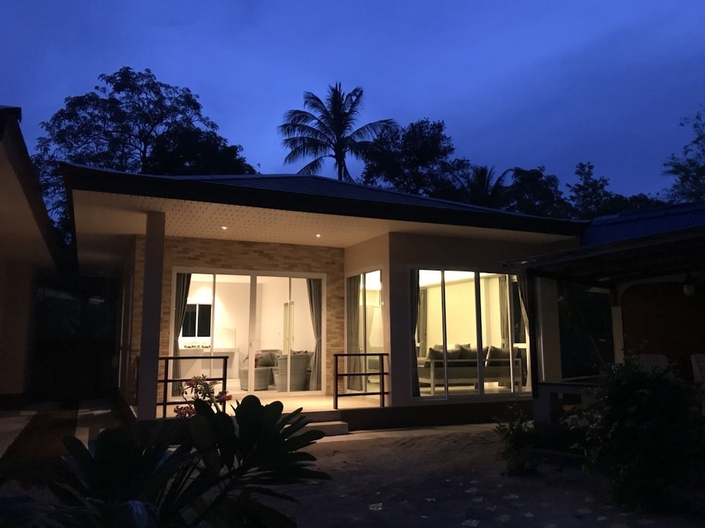 Phalarn Inn Resort 5/57