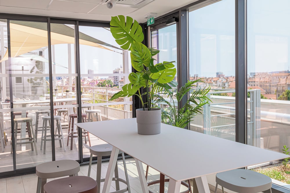 Apparthotel Privilodges Toulon Centre Gare 32/47